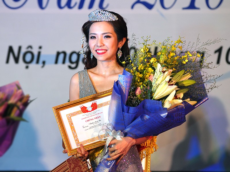 Nguyễn Minh Thu là Hoa khôi sinh viên Học viện Phụ nữ Việt Nam 2016