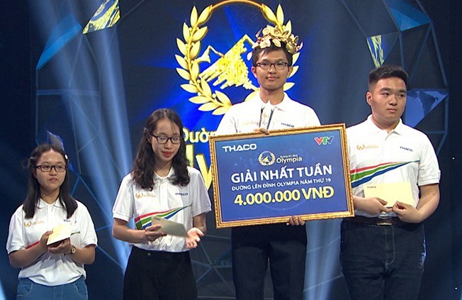 Nay Đinh Nhật Vỹ (THPT Chuyên Hùng Vương, Gia Lai) giành vòng nguyệt quế cuộc thi tuần
