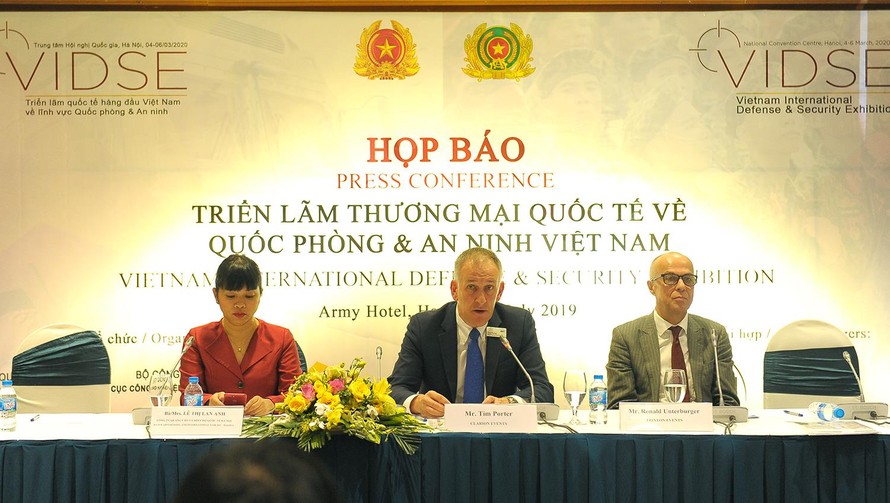 Việt Nam trưng bày công nghệ tàng hình, tàu ngầm