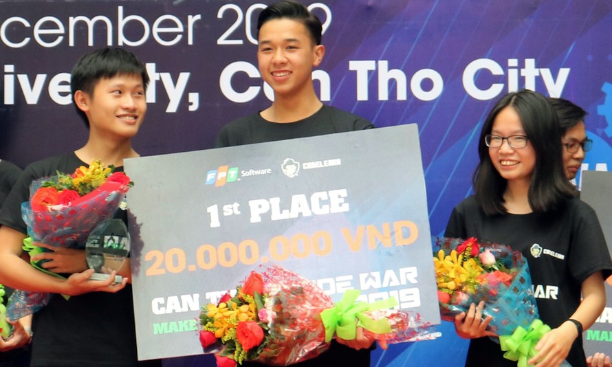 Ba học sinh THPT chiến thắng Codewar Cần Thơ 2019