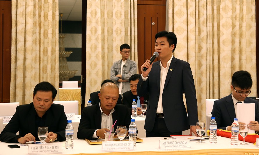 Các đại biểu phát biểu ý kiến tại Hội nghị Ủy ban T.Ư Hội Doanh nhân trẻ Việt Nam