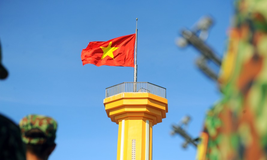 Tiền Phong Marathon: Cột cờ chủ quyền đặc biệt trên đảo Lý Sơn