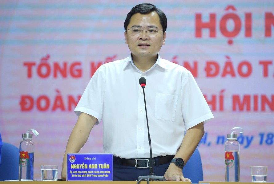 Anh Nguyễn Anh Tuấn phát biểu tại hội nghị. Ảnh: Xuân Tùng