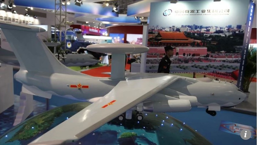 Một mô hình máy bay quân sự của Trung Quốc