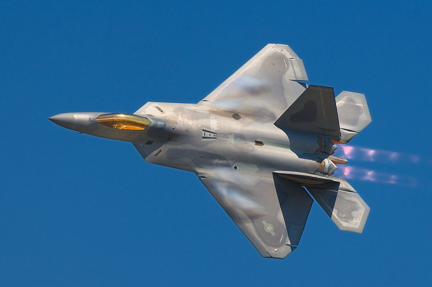 Mỹ không đủ tiền thay thế phi đội F-22 Raptor