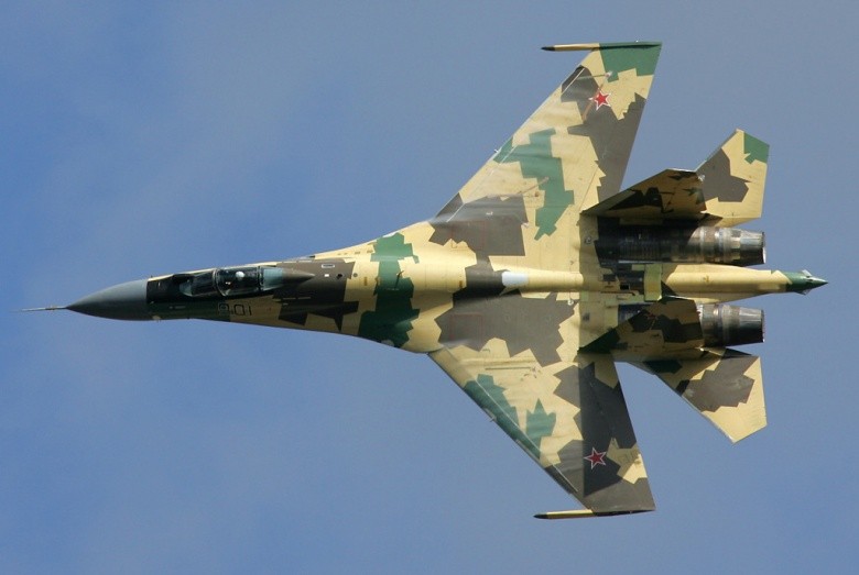 Su-35 đối đầu F-22, chuyện gì xảy ra?