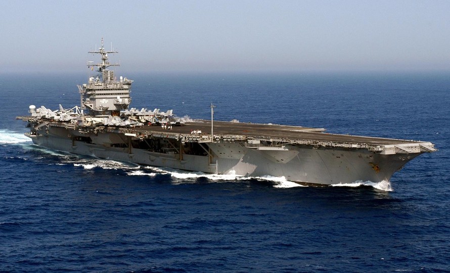 Một tàu sân bay hạt nhân Mỹ suýt chìm ra sao?