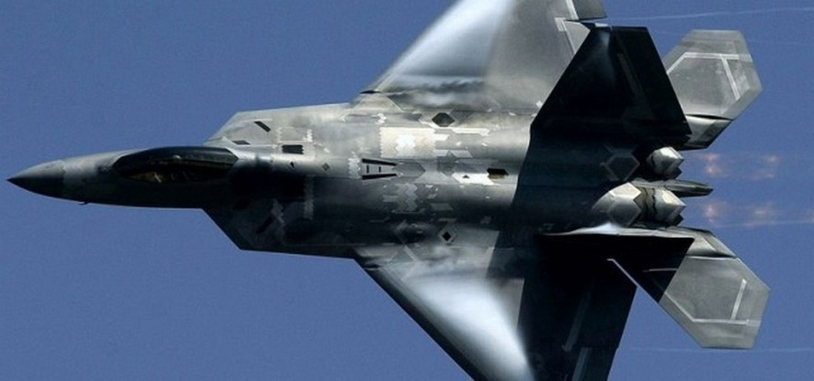 Phòng không Nga có bắn hạ được tiêm kích tàng hình F-22?