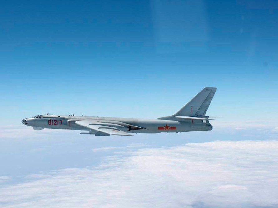 Oanh tạc cơ Mỹ-Trung 'đụng' nhau trên bầu trời Thái Bình Dương
