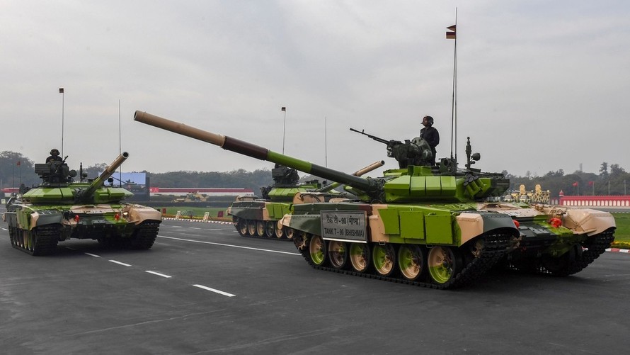 Ấn Độ bất ngờ nêu điều kiện với Nga vụ mua 464 tăng T-90MS