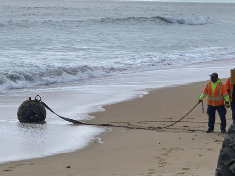 “Vũ khí bí ẩn” dạt vào bờ biển bang Bắc Carolina, Mỹ