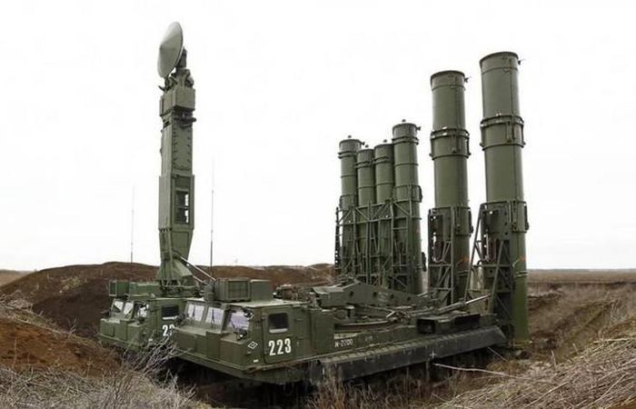 Một khẩu đội tên lửa S-400V4 của quân đội Nga