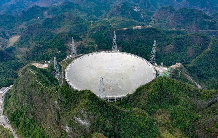 Kính thiên văn Thiên Nhãn được xây dựng ở vùng trũng Đại Oa Đãng, một lưu vực tự nhiên ở huyện Bình Dương, tỉnh Quý Châu phía tây nam Trung Quốc