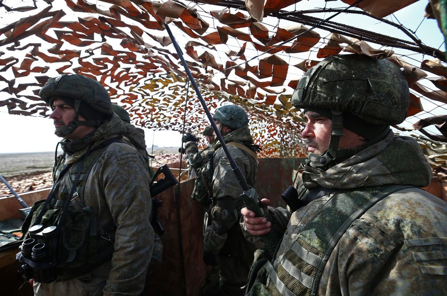Các binh sĩ tại một cứ điểm chỉ huy trong cuộc tập trận của quân đội Nga ở Crimea, ngày 19 tháng 3 năm 2021.