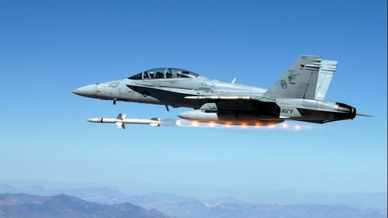 Hải quân Mỹ sắp trang bị tên lửa diệt radar đời mới hỗ trợ phi đội máy bay chiến đấu