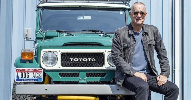 Toyota Land Cruiser bản độ có chữ ký của Tom Hanks