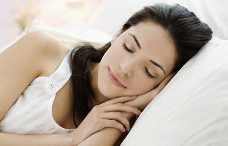 Những thói quen xấu cần loại bỏ trước khi đi ngủ