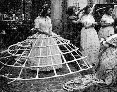 Hơn 3000 phụ nữ từng bỏ mạng vì trào lưu thời trang huyền thoại