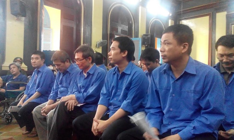Các bị cáo tại phiên tòa ngày thứ 3. Ảnh: Việt Văn 