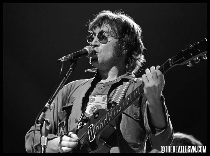 Lọn tóc của John Lennon được 'hét giá' gần 500 triệu đồng