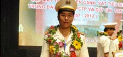 Trung tá Phạm Mạnh Hùng trong một lần tham dự gặp mặt gương cảnh sát tiêu biểu