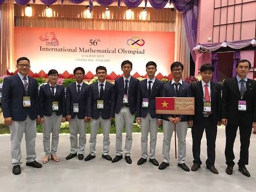Đoàn học sinh Việt Nam dự Olympic Toán quốc tế 2015 
