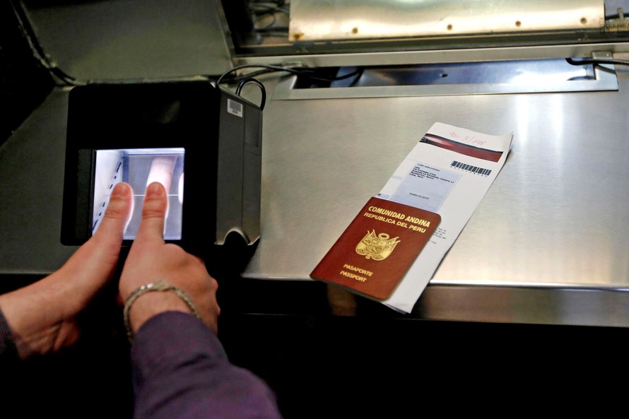 Mỹ thắt chặt quá trình duyệt visa sau vụ tấn công Paris