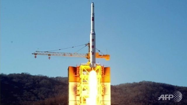 Triều Tiên phóng tên lửa tầm xa đưa vệ tinh quan sát trái đất Kwangmyong 4 lên quỹ đạo ngày 7/2 (Ảnh: AFP) 