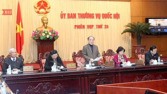 Chủ tịch Quốc hội Nguyễn Sinh Hùng phát biểu tại phiên họp. Ảnh: Phan Sáng