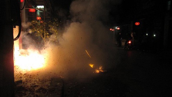 Cảnh đốt pháo tại TP Phủ Lý, Hà Nam. Ảnh: CTV