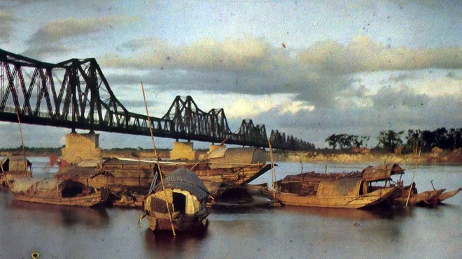 Bức ảnh màu đầu tiên chụp cầu Long Biên của người Pháp năm 1915 (bộ sưu tập của Albert Kahn)