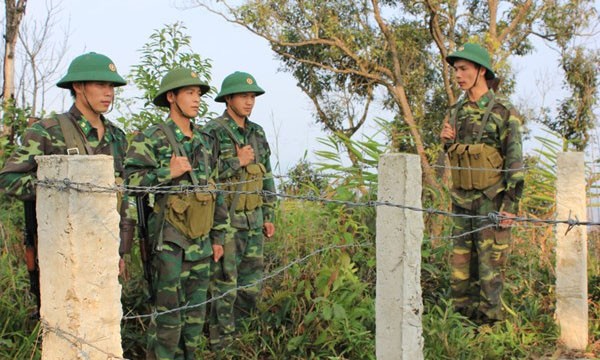 Tổ Công tác Đồn Biên phòng Nậm Ngừ (Nậm Pồ, Điện Biên) tuần tra bảo vệ đường biên mốc giới.