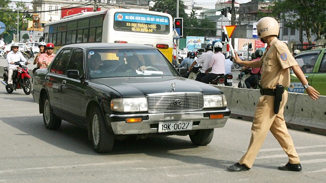 Giám đốc Công an Hà Nội hôm qua đề xuất phạt “nguội” chủ phương tiện vi phạm luật giao thông. Ảnh: Như Ý
