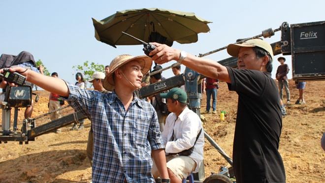 Đạo diễn, NSND Nguyễn Thanh Vân tại hiện trường “Sống cùng lịch sử”. Ảnh: Hoàng Tuấn