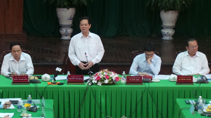 Thủ tướng Nguyễn Tấn Dũng phát biểu tại cuộc làm việc với lãnh đạo TP Cần Thơ.