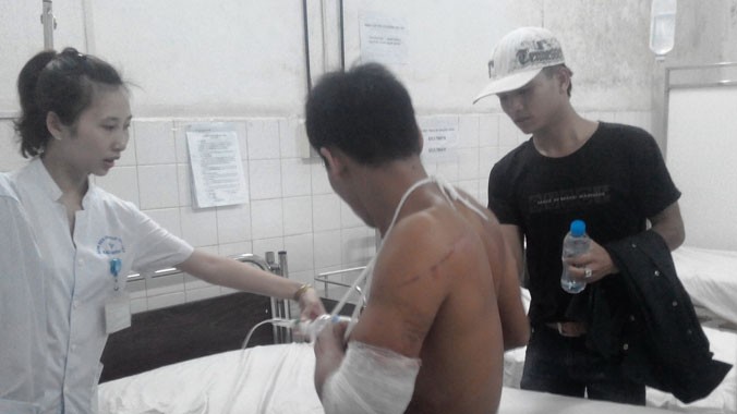 Một trong số đàn em của Hải “mán” bị thương phải phẫu thuật tại bệnh viện