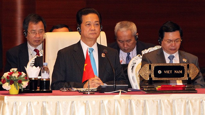 Thủ tướng Nguyễn Tấn Dũng dự và phát biểu tại phiên họp toàn thể của Hội nghị Cấp cao ASEAN lần thứ 24 tổ chức tại Thủ đô Nay Pyi Taw (Myanmar). Ảnh: Đức Tám