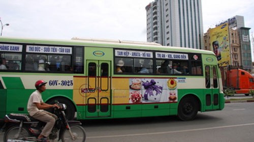 TPHCM chỉ quảng cáo hàng Việt trên xe buýt