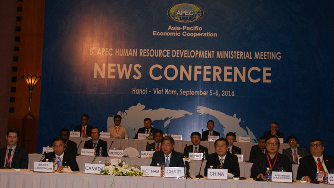 Các bộ trưởng APEC dự hội nghị HRDMM6. Ảnh: L.H.V