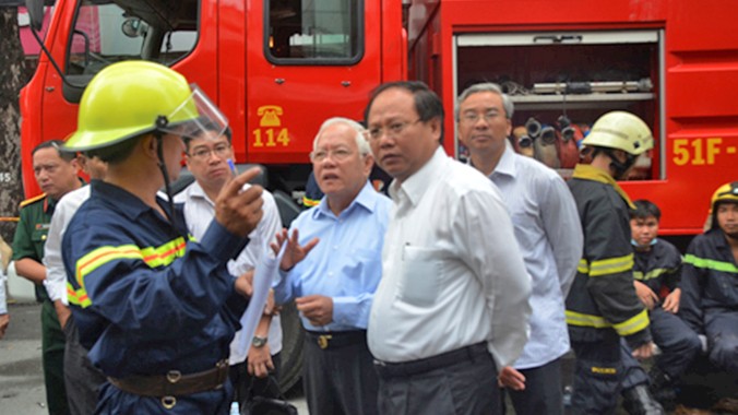 Chủ tịch UBND TPHCM Lê Hoàng Quân trực tiếp chỉ đạo công tác chữa cháy nhà số 416 Nguyễn Trãi