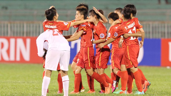 Các tuyển thủ nữ Việt Nam mơ về cơn địa chấn khi đối đầu với ĐT nữ Nhật Bản chiều nay. Ảnh: VSI