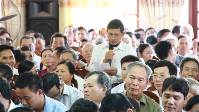 Hàng trăm người dân tham dự cuộc đối thoại đầu tiên với Bí thư Huyện ủy Phúc Thọ