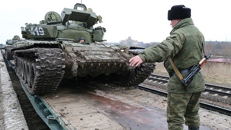 Xe tăng T-72 của Nga. Ảnh: RIA