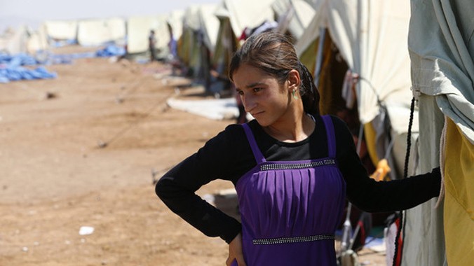 Một cô gái Yazidi phải rời bỏ quê nhà Sinjar, Iraq tới sống tại trại tị nạn Nowruz ở thành phố Qamishli của Syria. Nguồn: Getty Images