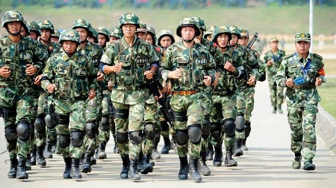 Lính Trung Quốc diễn tập chống khủng bố tại Quảng Đông ngày 24/9. Ảnh: CNS