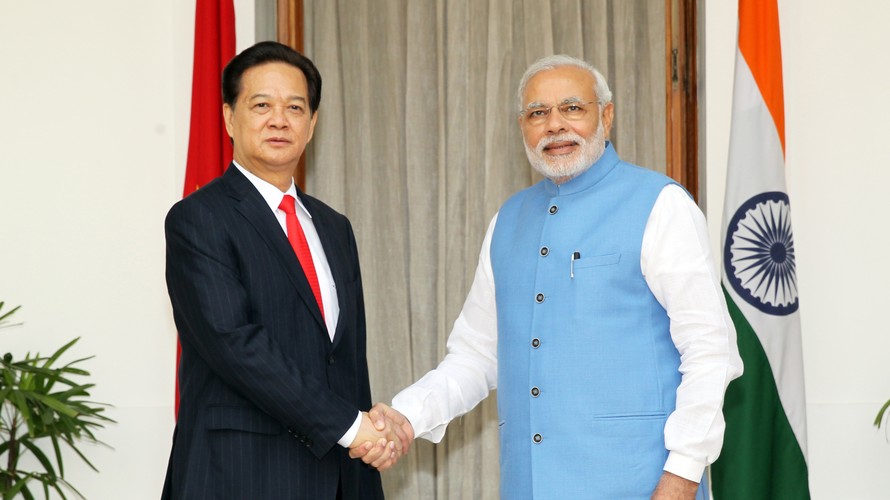Thủ tướng Nguyễn Tấn Dũng và Thủ tướng Ấn Độ Narendra Modi tại New Delhi ngày 28/10. Ảnh: TTXVN