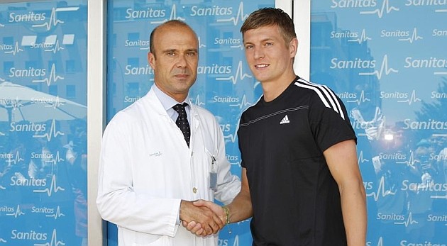 Kroos hoàn tất việc kiểm tra y tế ở Real.