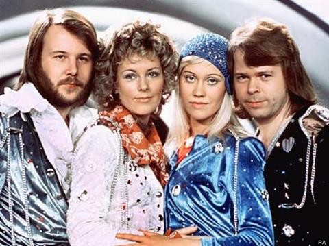 ABBA mặc trang phục kỳ quặc để... né thuế