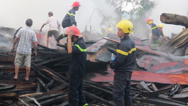 Quảng Ngãi: Cháy xưởng gỗ, thiệt hại hơn 2 tỷ đồng
