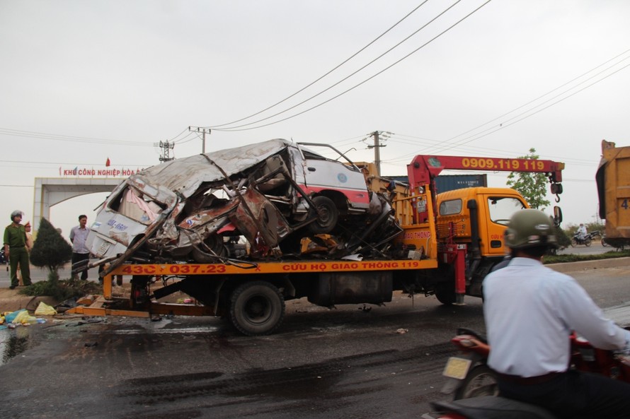 Tai nạn giao thông nghiêm trọng, nhiều người bị thương 